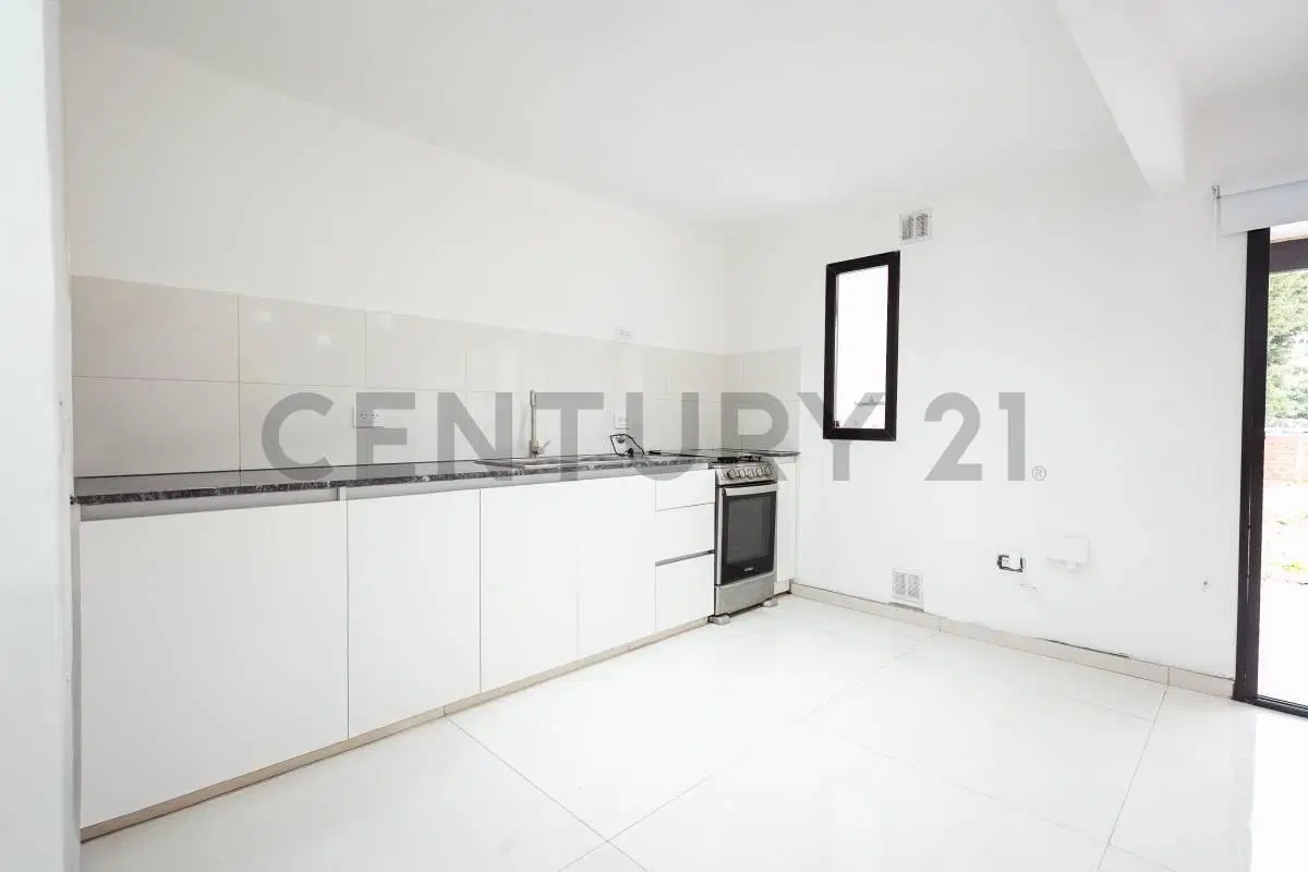 CASA A ESTRENAR EN TOLOSA | 4 DORMITORIOS POTENCIALES | DISEÑO MODERNO 2