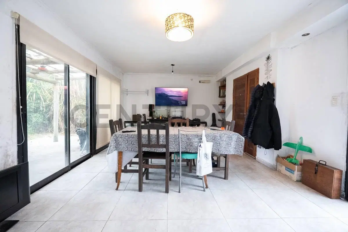 CASA 3 DORMITORIO EN VENTA EN LA PLATA 2
