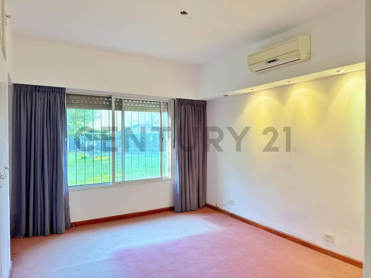 Casa en venta en Arturo Segui 2