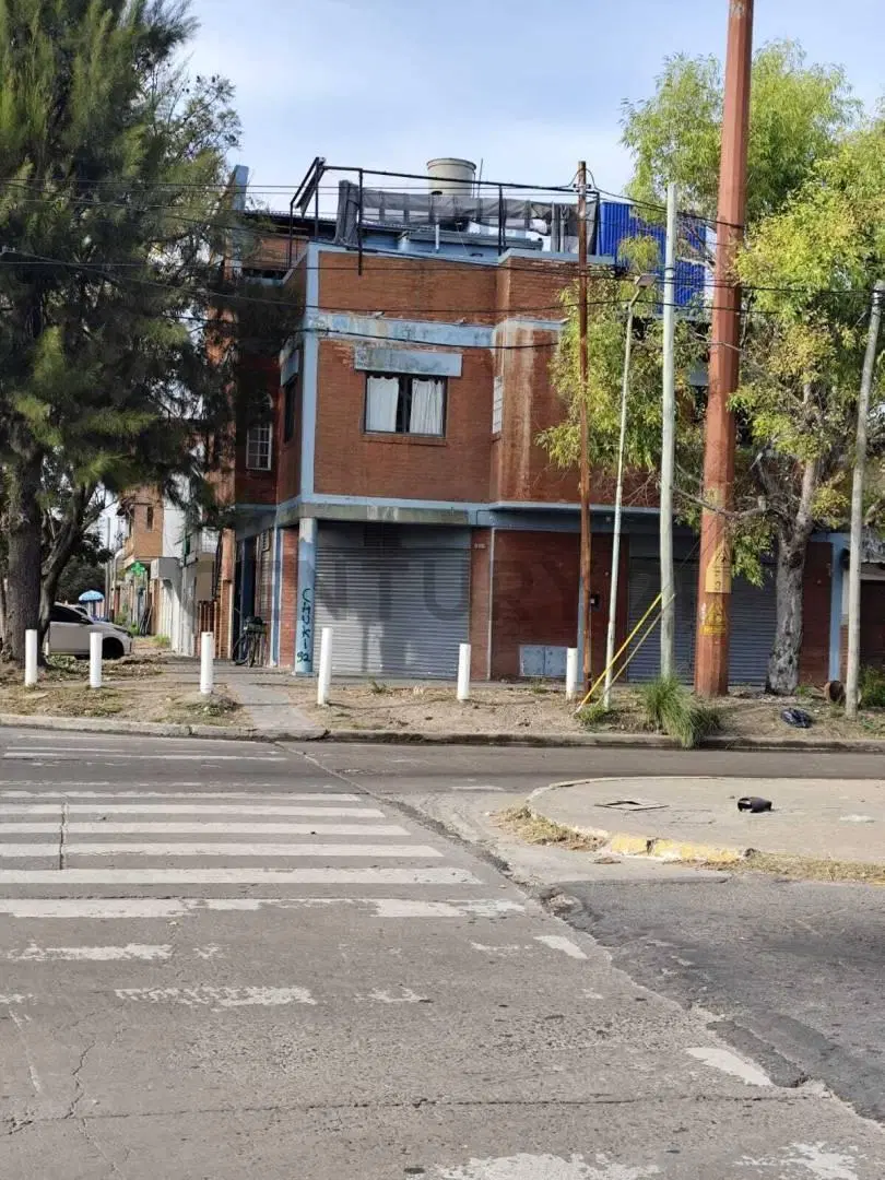Venta de Casa y Local Comercial 3