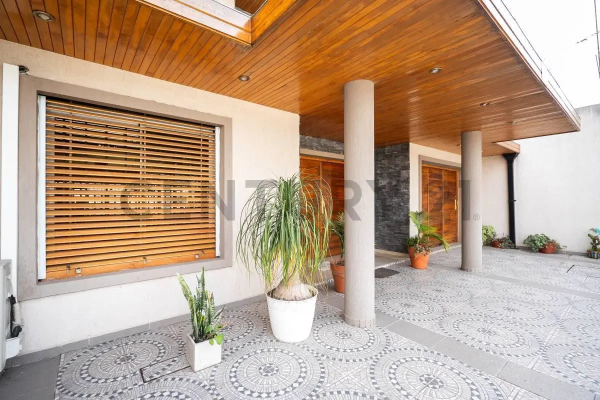 VENTA DE CASA DE 4 DORMITORIOS EN LA PLATA 8