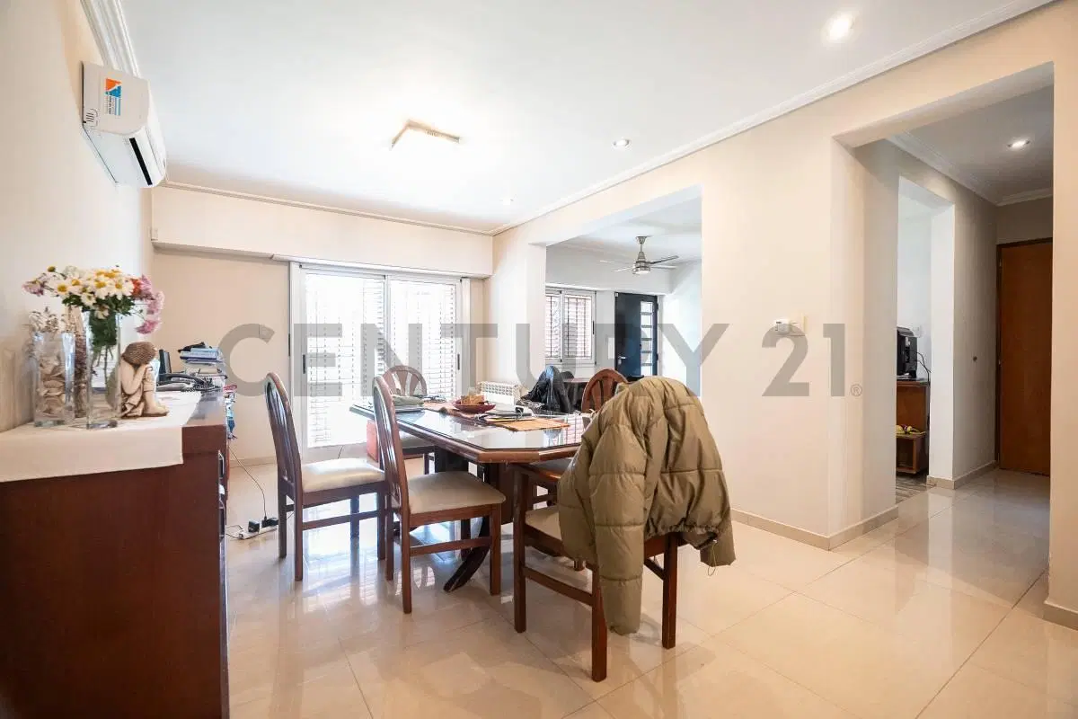 VENTA DE CASA DE 4 DORMITORIOS EN LA PLATA 3