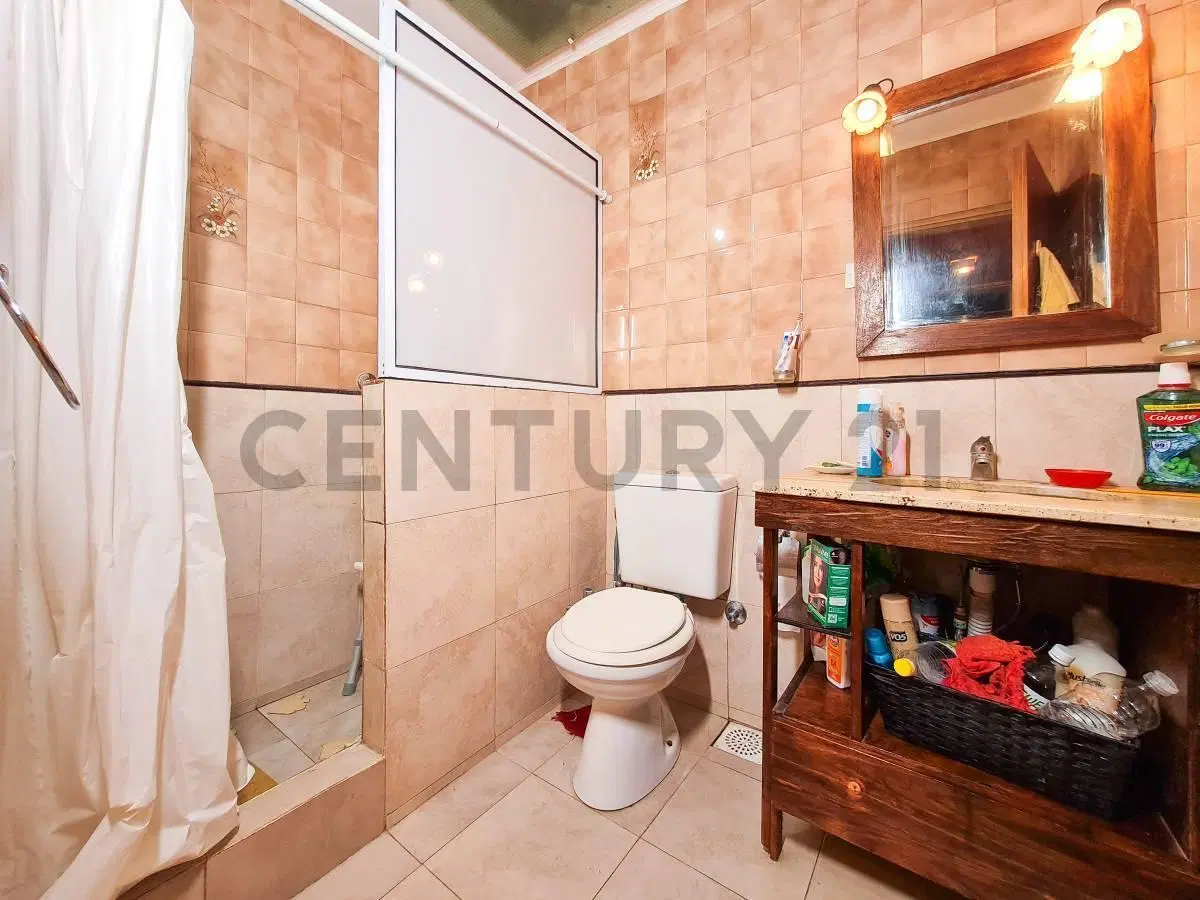 Casa en venta en Gonnet 3