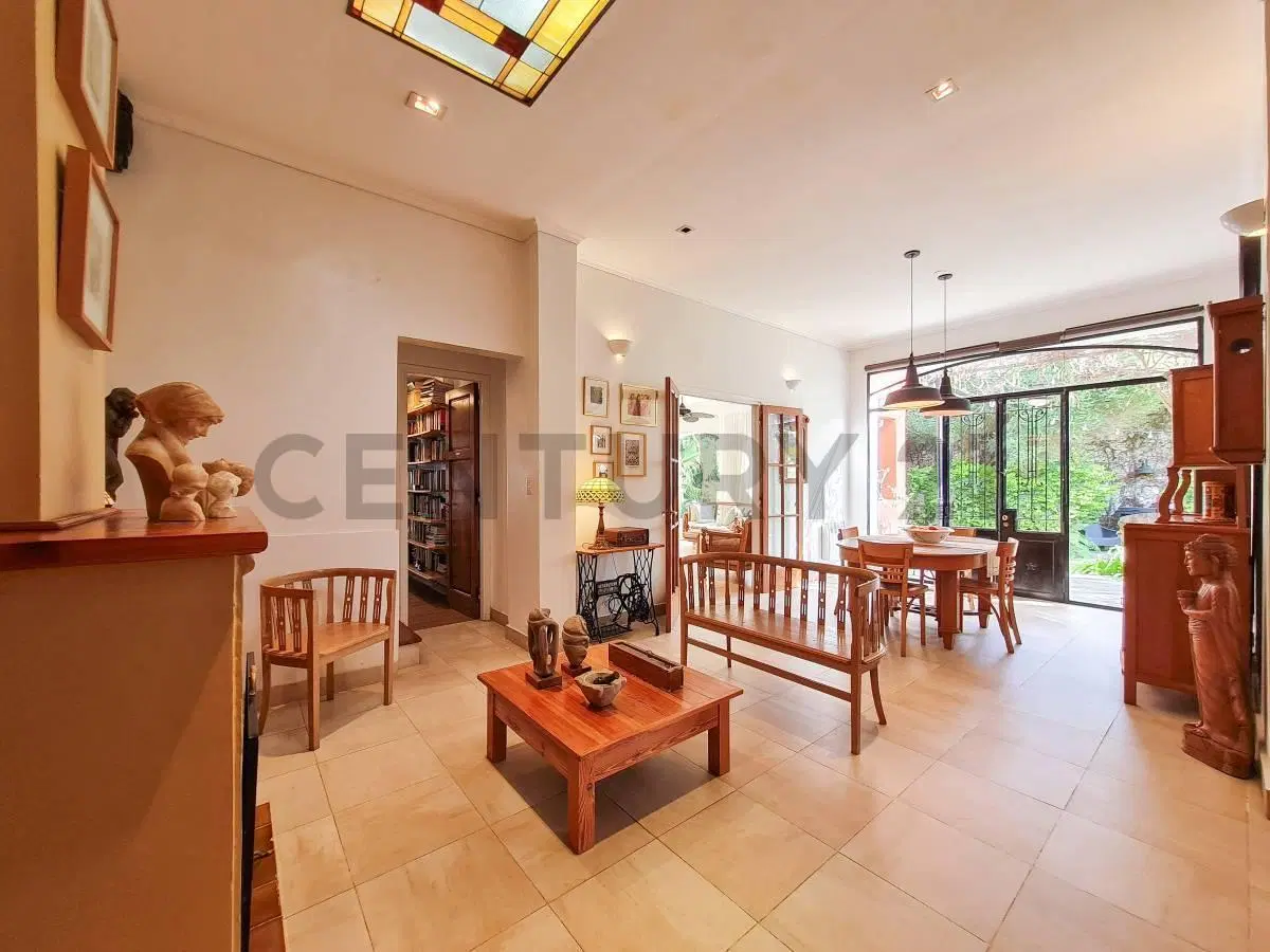 VENTA DE CASA DE ESTILO CLÁSICO, IMPECABLE EN CITY BELL. 4