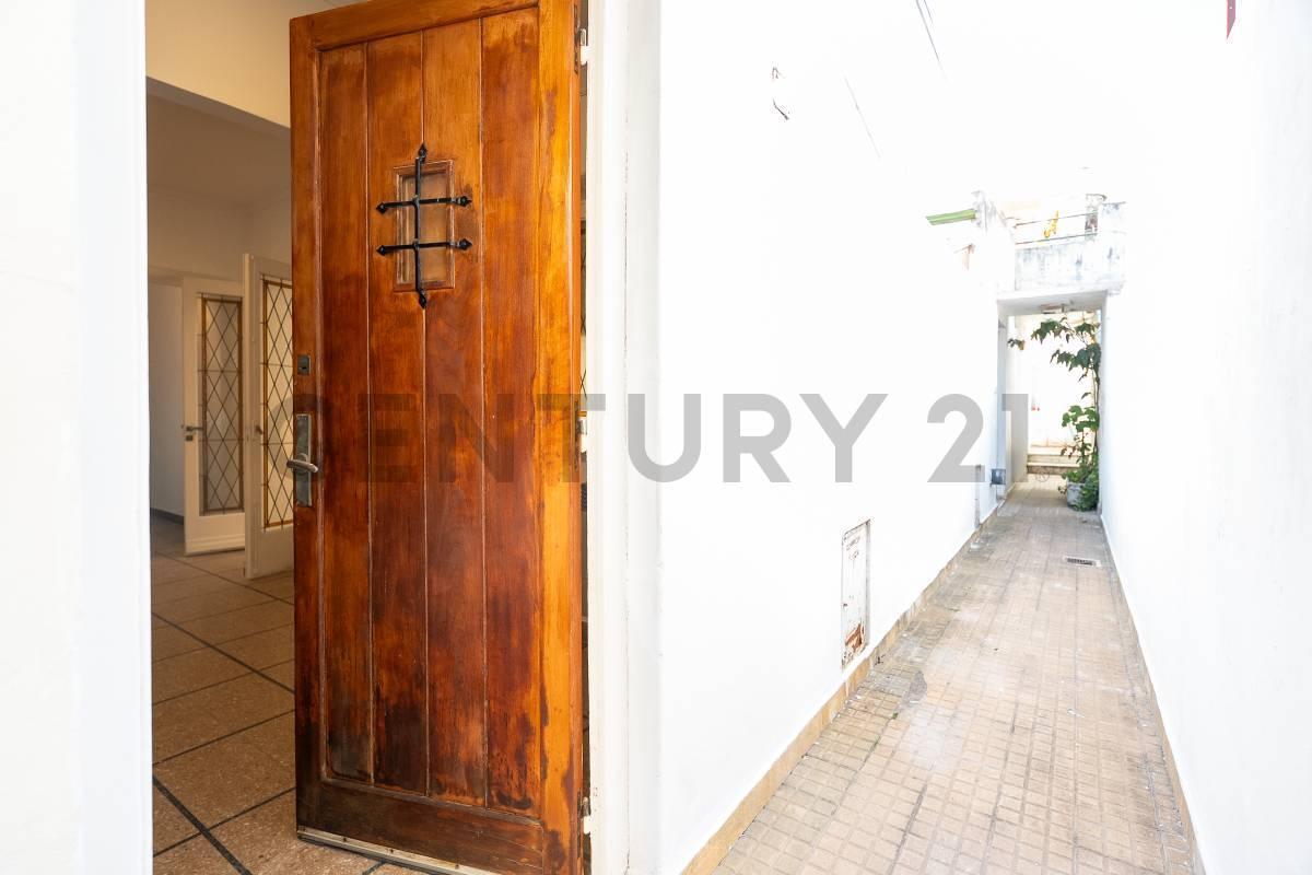 Foto de Ph de 2 dormitorios con patio en venta en La Plata, imagen 1