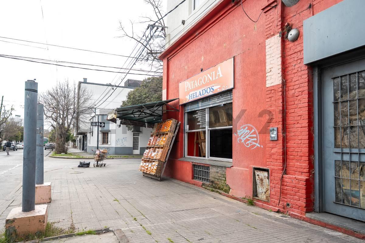 Foto de Local comercial en esquina, imagen 1