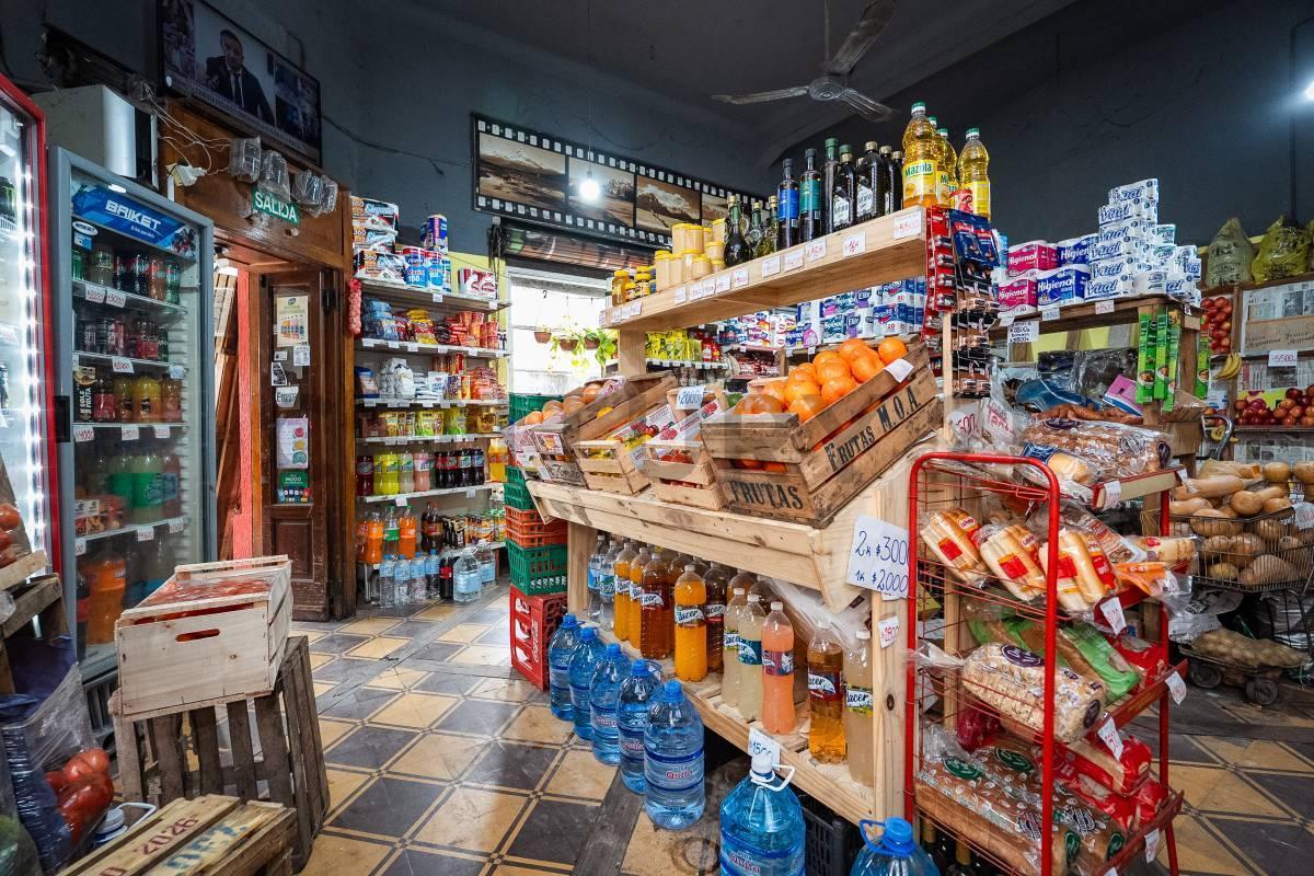 Foto de Local comercial en esquina, imagen 2