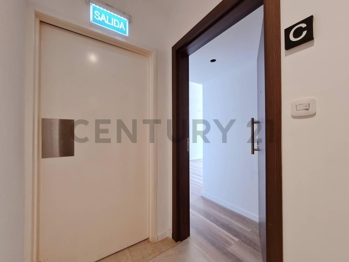 Foto de Departamento en venta de un dormitorio con cochera, imagen 1