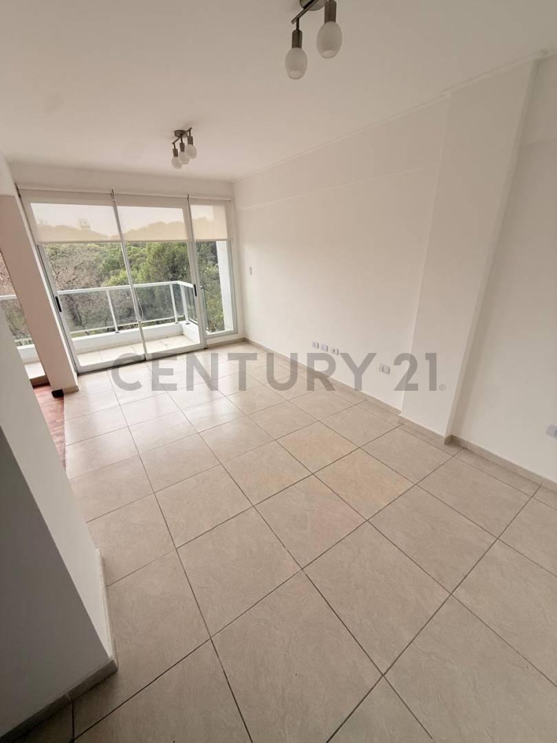 Foto de DEPARTAMENTO EN VENTA FRENTE A PARQUE SAN MARTIN, imagen 3