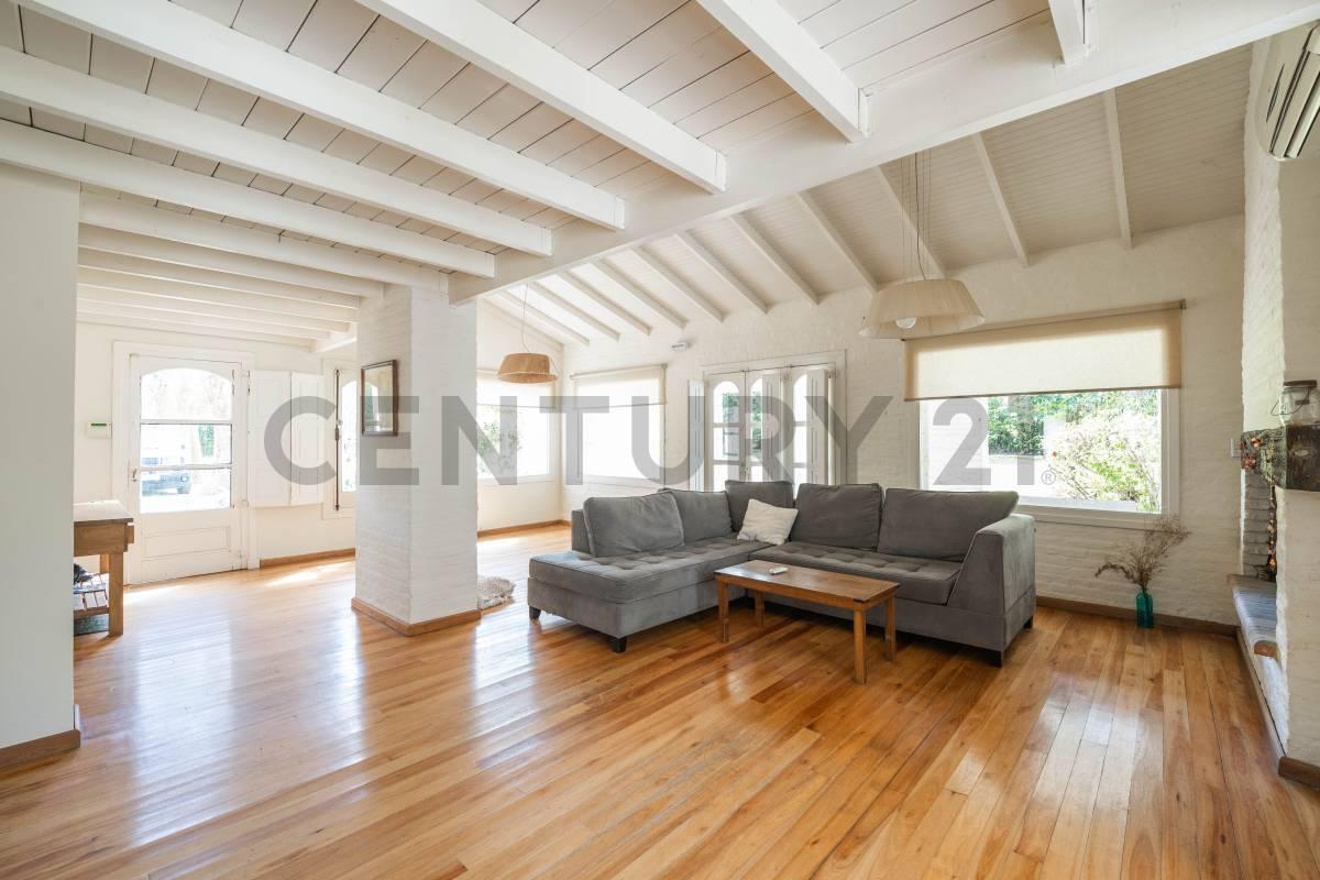 Foto de VENTA DE IMPORTANTE CASA EN VILLA ELISA, ENTRE CAMINOS., imagen 2