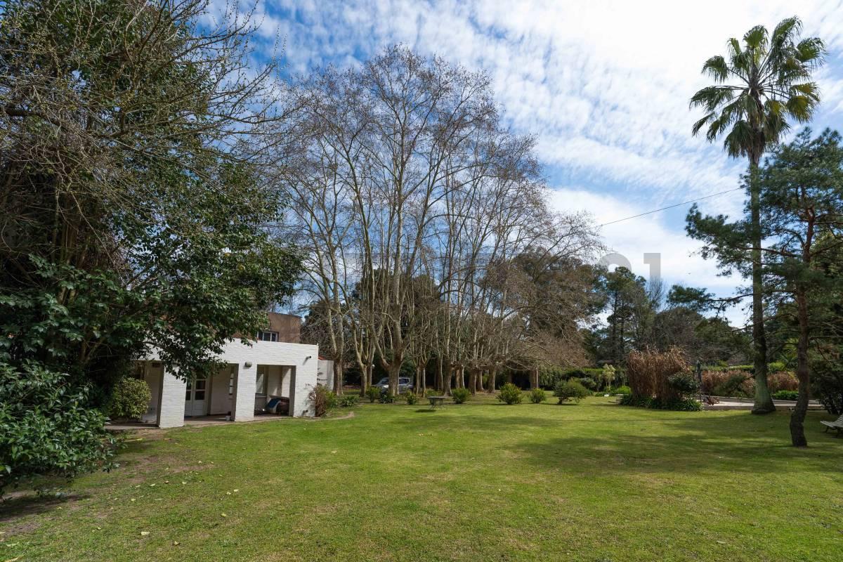 Foto de VENTA DE IMPORTANTE CASA EN VILLA ELISA, ENTRE CAMINOS., imagen 1