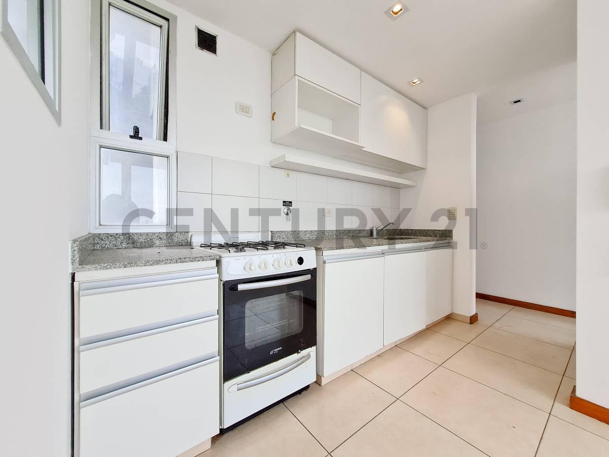 Foto de DEPARTAMENTO 1 DORMITORIO EN VENTA Calle 19 e/ 37 y Plaza Güemes, imagen 5