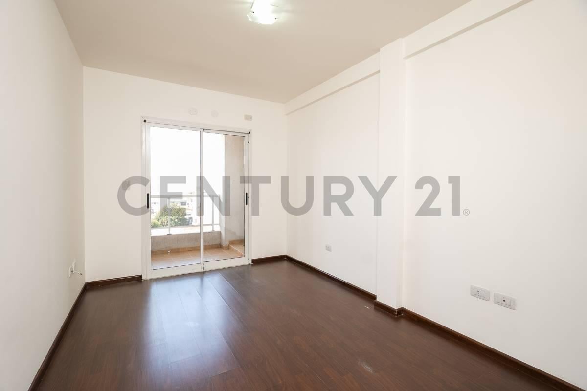 Foto de Departamento de 1 dormitorio con balcon al frente, imagen 2