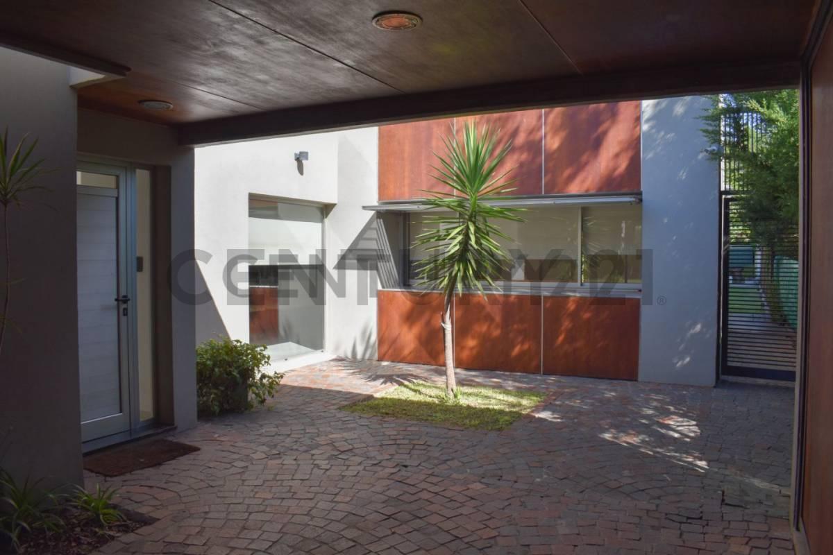 Foto de Casa en venta en Gonnet, imagen 2