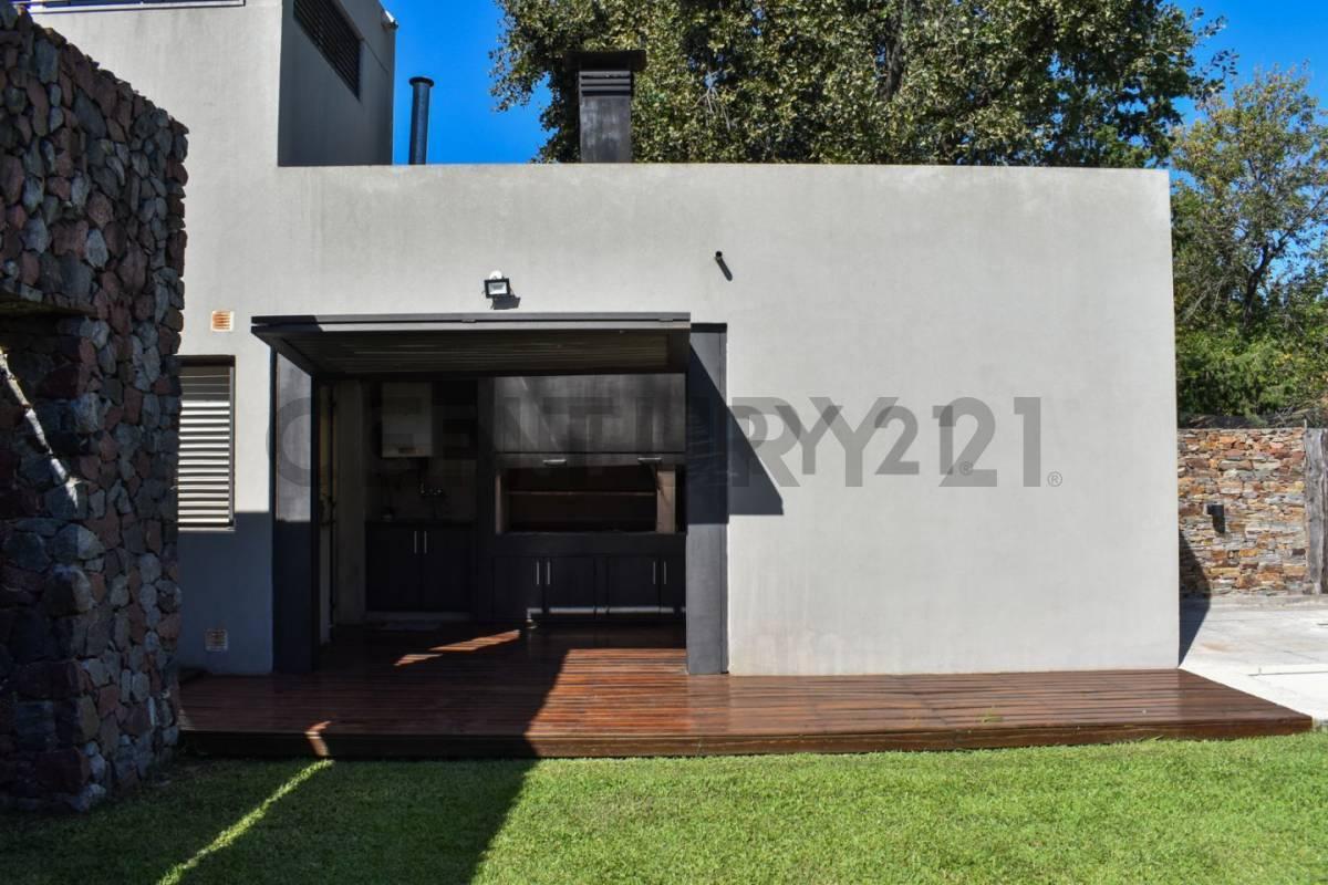 Foto de Casa en venta en Gonnet, imagen 3