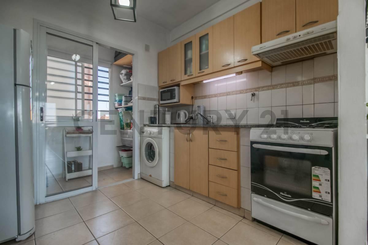 Foto de Departamento en venta de un dormitorio con cochera cubierta, imagen 2