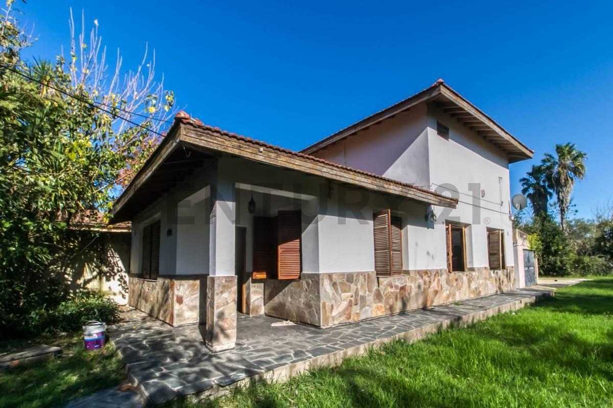 Foto de Casa en venta 3 dormitorios con pileta en City Bell 459 e/ 21c y 21d, imagen 1