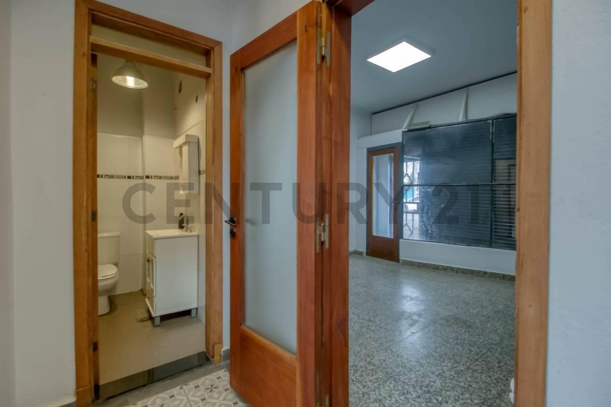 Foto de OPORTUNIDAD PARA INVERSION! IDEAL ESTUDIO O SOCIEDAD DE PROFESIONALES., imagen 3