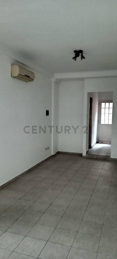 Foto de Local a la venta con patio, imagen 3