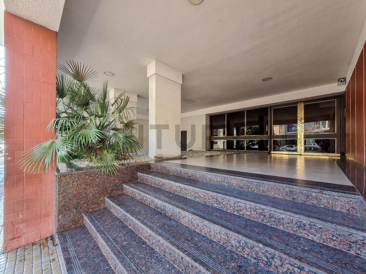 Foto de Departamento en venta de 3 dormitorios en La Plata, imagen 1