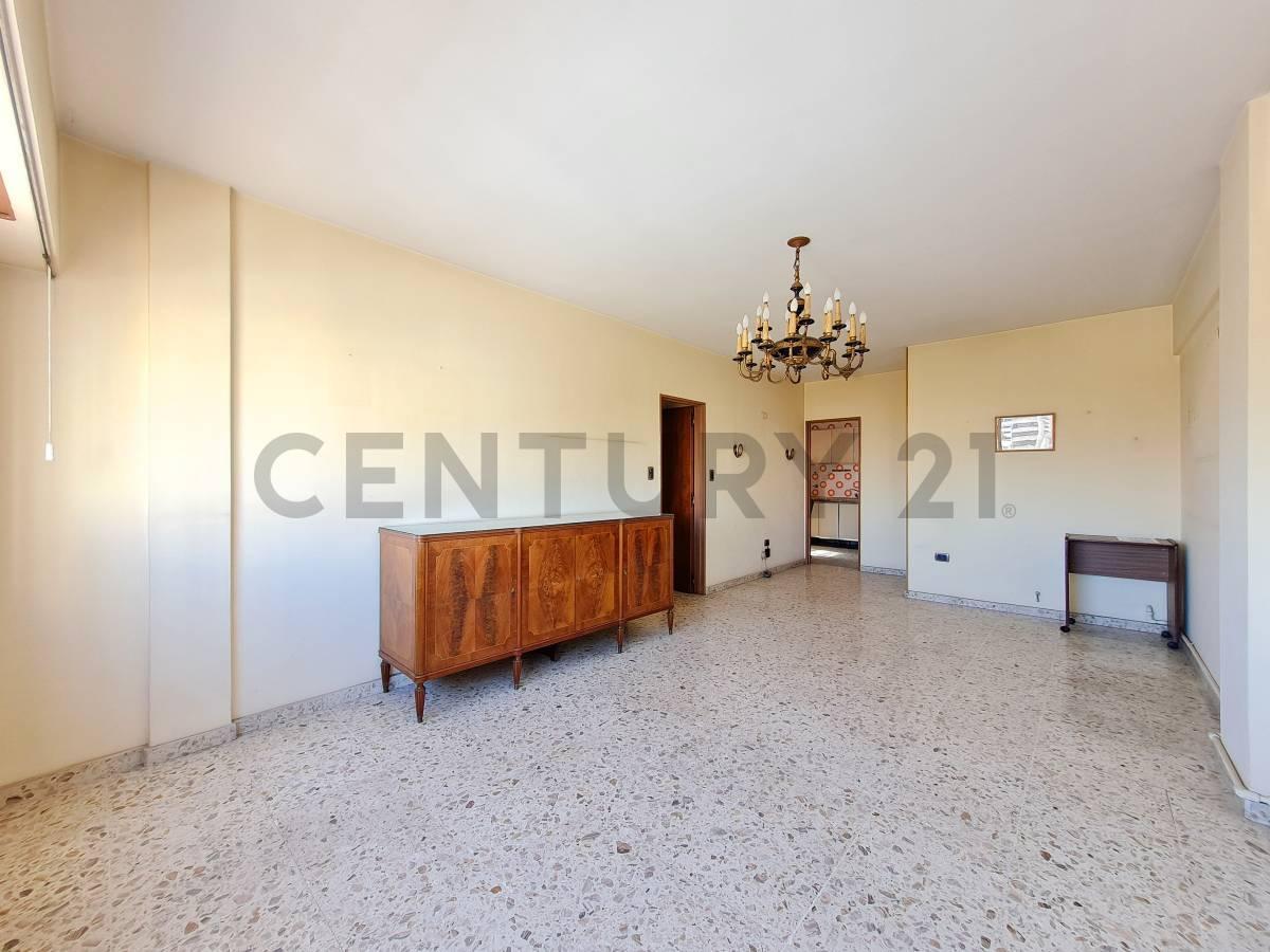 Foto de Departamento en venta de 3 dormitorios en La Plata, imagen 3
