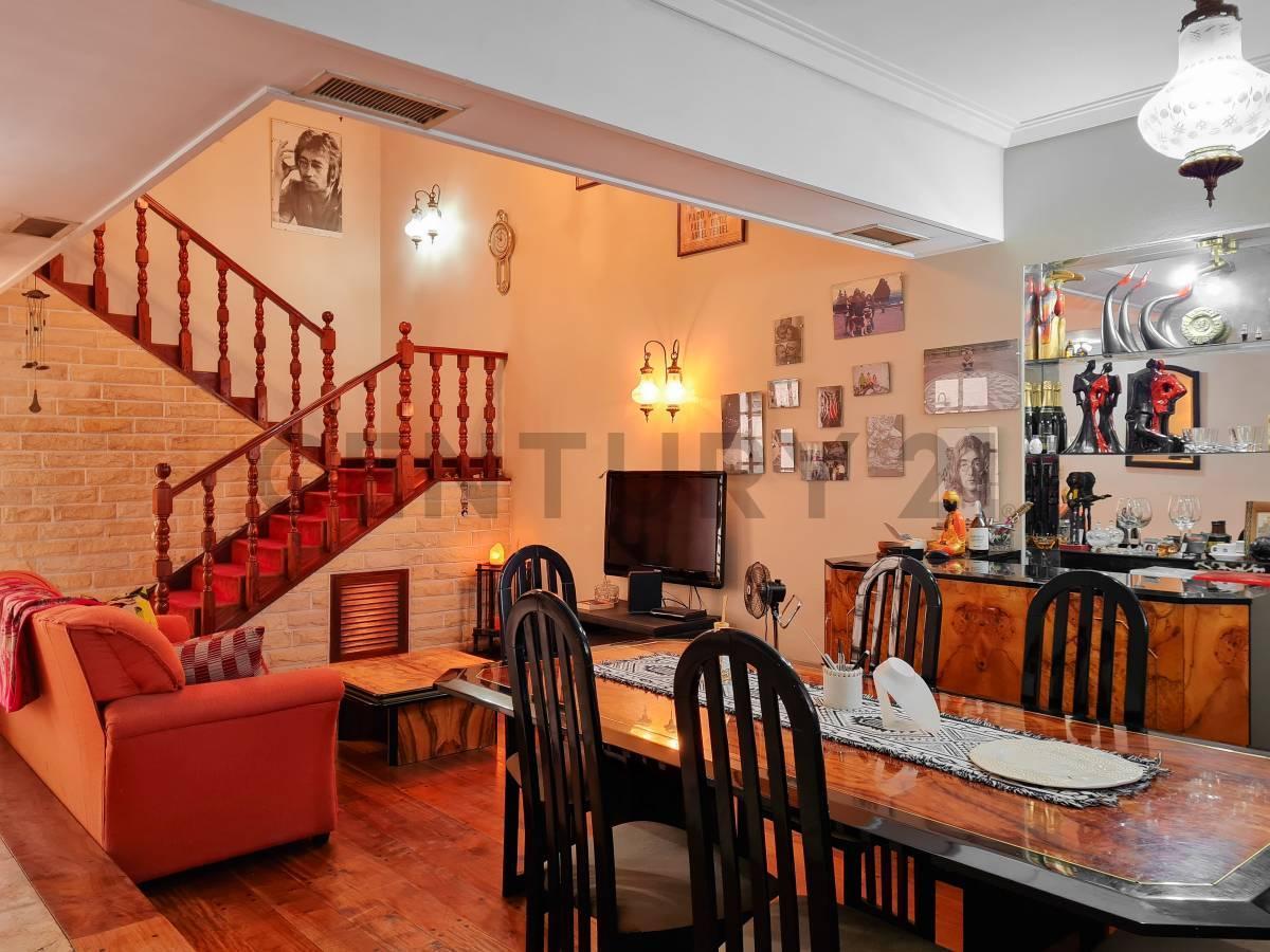 Foto de Casa en venta de 3 dormtorios y cochera en La Plata, imagen 4