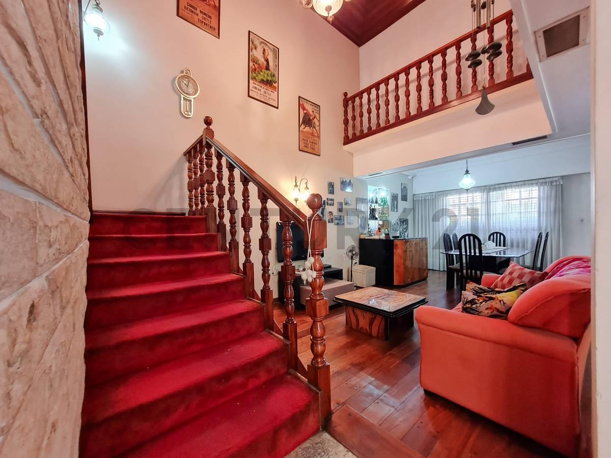 Foto de Casa en venta de 3 dormtorios y cochera en La Plata, imagen 5