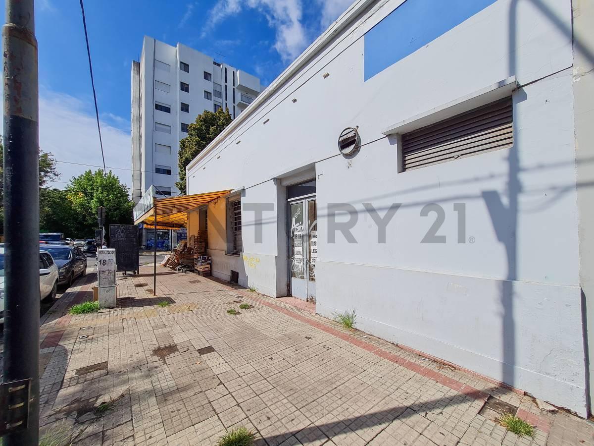 Foto de Esquina comercial en venta | 4 y 42 + PH . Opción de venta en bloque, imagen 3