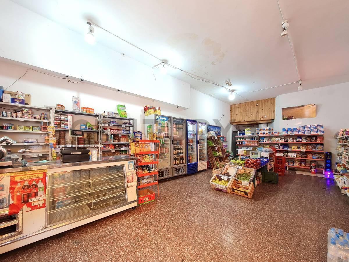 Foto de Esquina comercial en venta | 4 y 42 + PH . Opción de venta en bloque, imagen 4