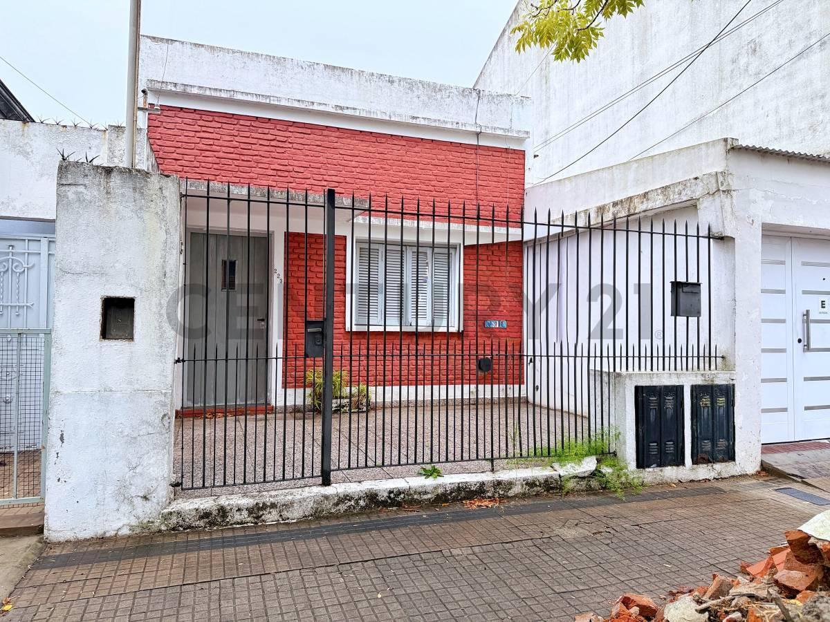 Foto de En venta 2 dormitorios con patio en La Plata, imagen 1