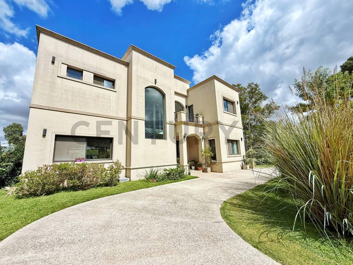 Foto de VENTA DE CASA EN EL BARRIO CERRADO LA CANDIDA ,CLUB DE CAMPO, imagen 2