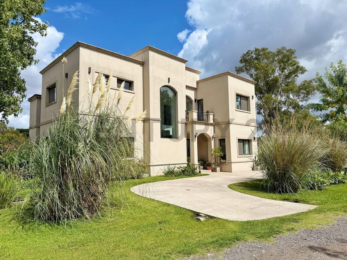Foto de VENTA DE CASA EN EL BARRIO CERRADO LA CANDIDA ,CLUB DE CAMPO, imagen 3