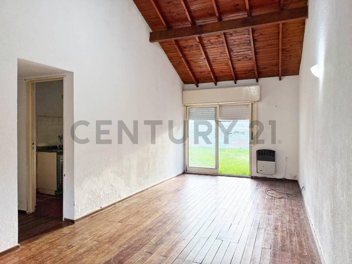 Foto de casa en venta 3 dormitorios, patio y cochera., imagen 1