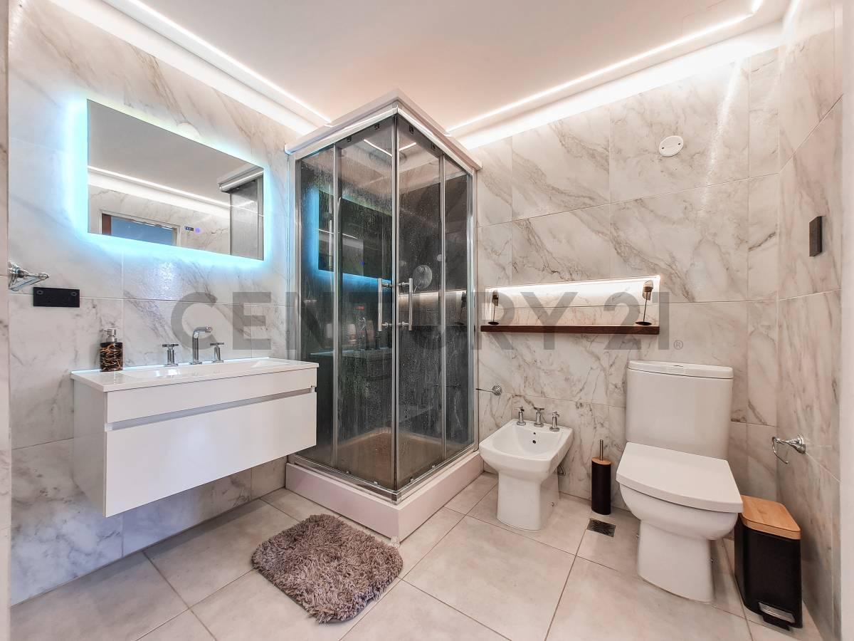 Foto de Casa amoblada en venta de 3 dormitorios con pileta y garaje, imagen 5