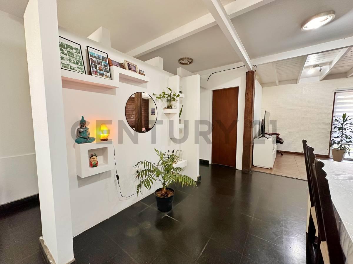 Foto de Venta de casa 3 dormitorios en Ringuelet. APTO BANCO, imagen 2