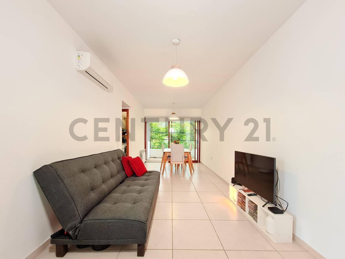 Foto de VENTA DEPARTAMENTO 2 DORMITORIOS COCHERA FRENTE A PARQUE SAAVEDRA – LA, imagen 1