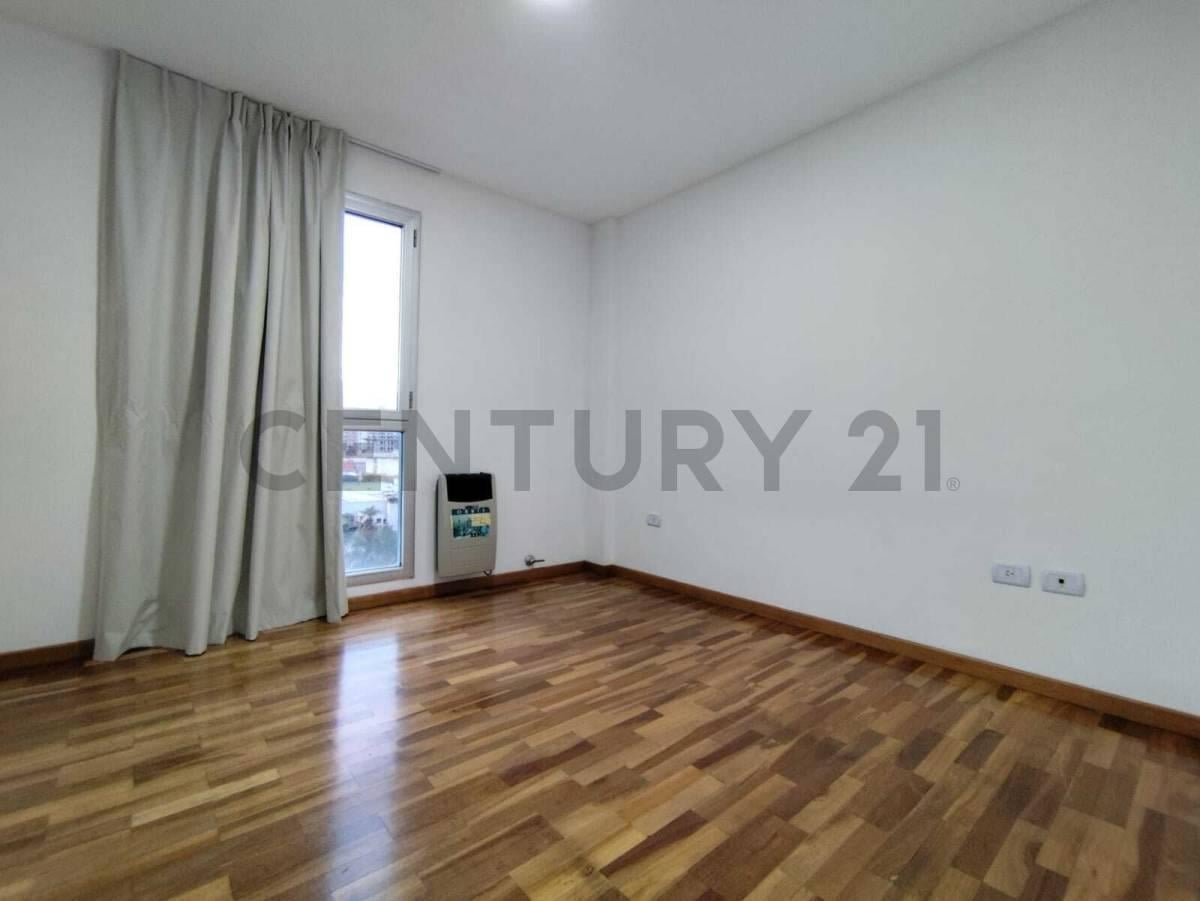 Foto de Venta departamento de 1 dormitorio con cochera en La Plata, imagen 1