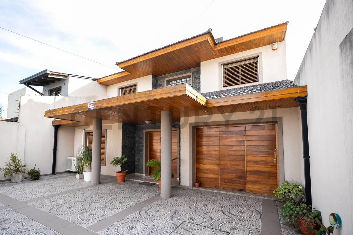 Foto de VENTA DE CASA DE 4 DORMITORIOS EN LA PLATA, imagen 1