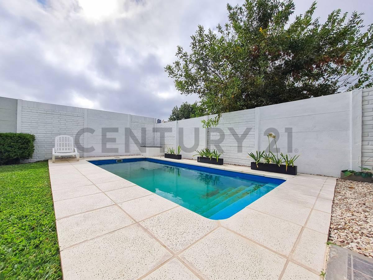 Foto de CASA EN VENTA con 3 dormitorios + estudio en 49 e/ 173 y 174, GIGANTE, imagen 4