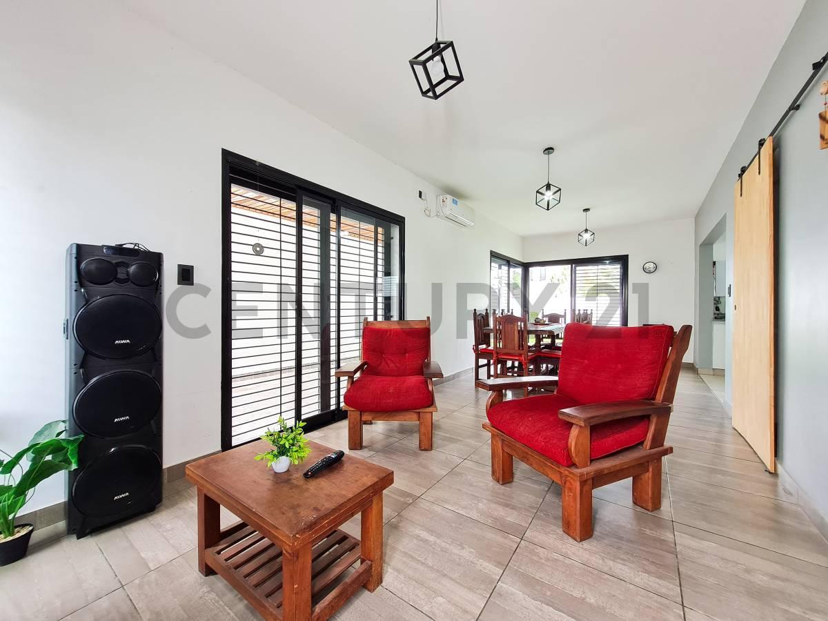Foto de CASA EN VENTA con 3 dormitorios + estudio en 49 e/ 173 y 174, GIGANTE, imagen 5