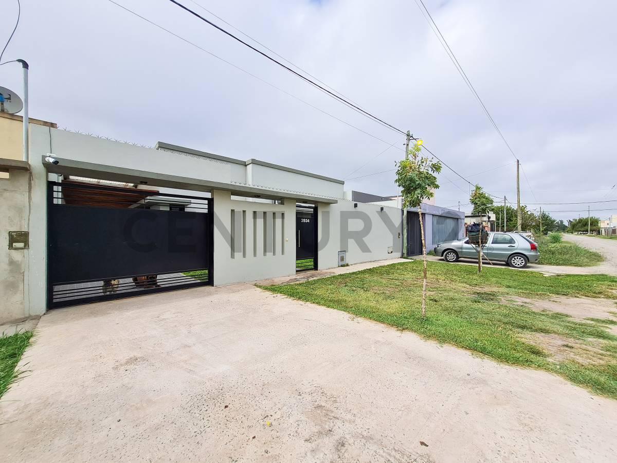 Foto de CASA EN VENTA con 3 dormitorios + estudio en 49 e/ 173 y 174, GIGANTE, imagen 2