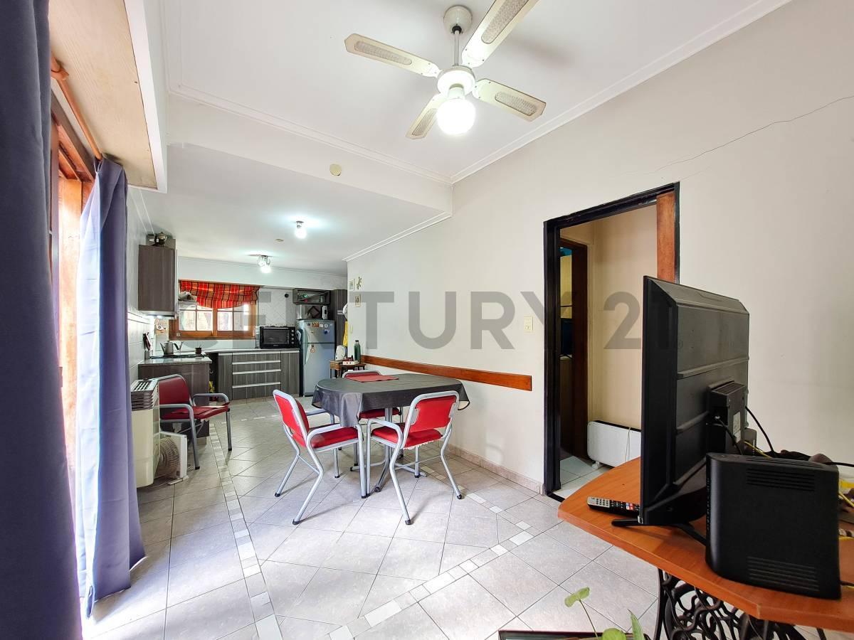 Foto de Casa en venta 3 dormitorios en La Plata, con Cochera, imagen 3