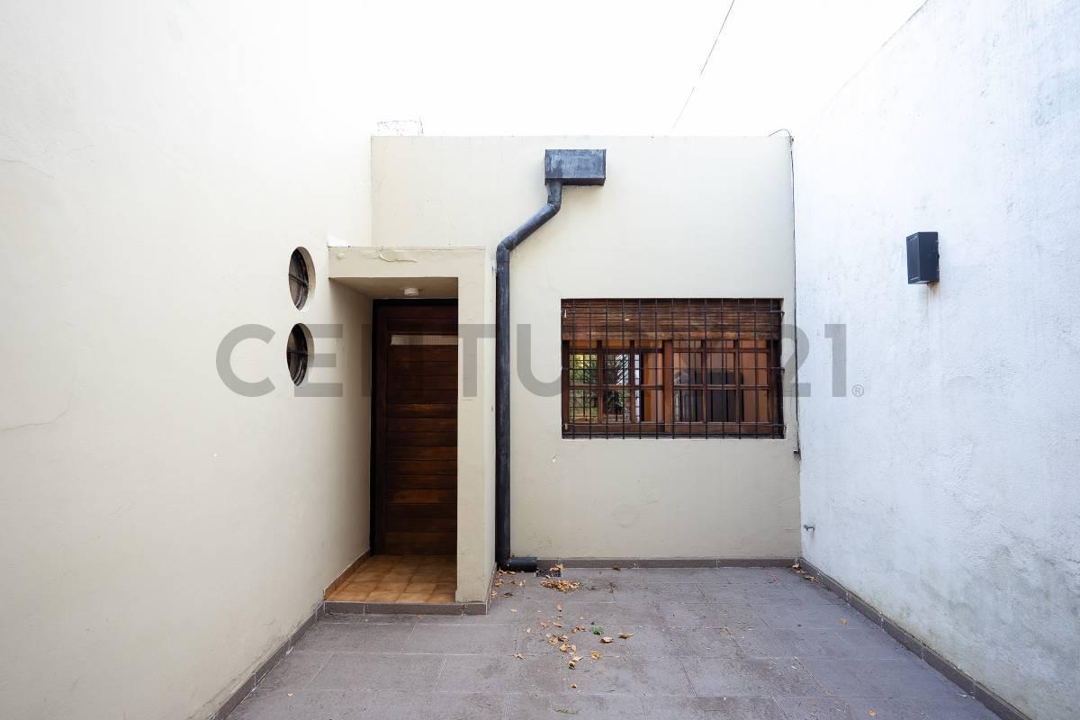 Foto de Venta de Casa 2 dormitorios en La Plata, imagen 2