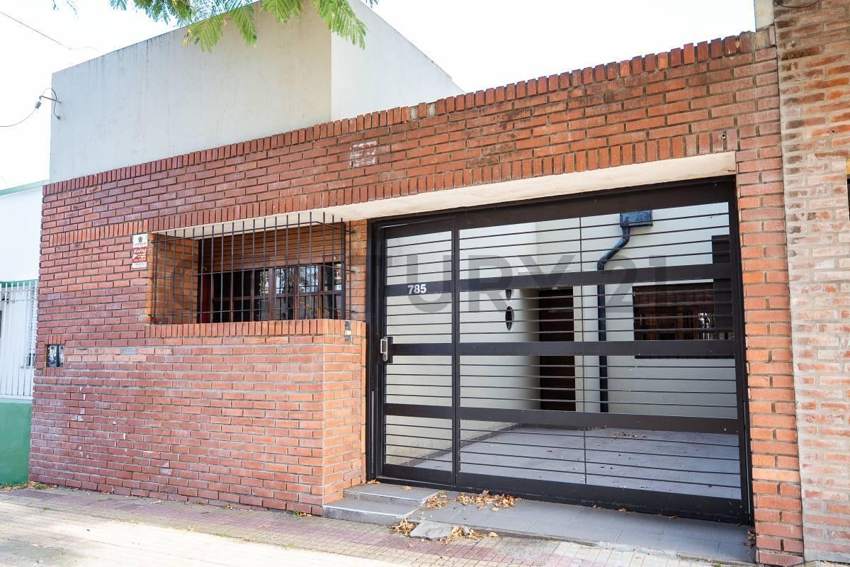 Foto de Venta de Casa 2 dormitorios en La Plata, imagen 1