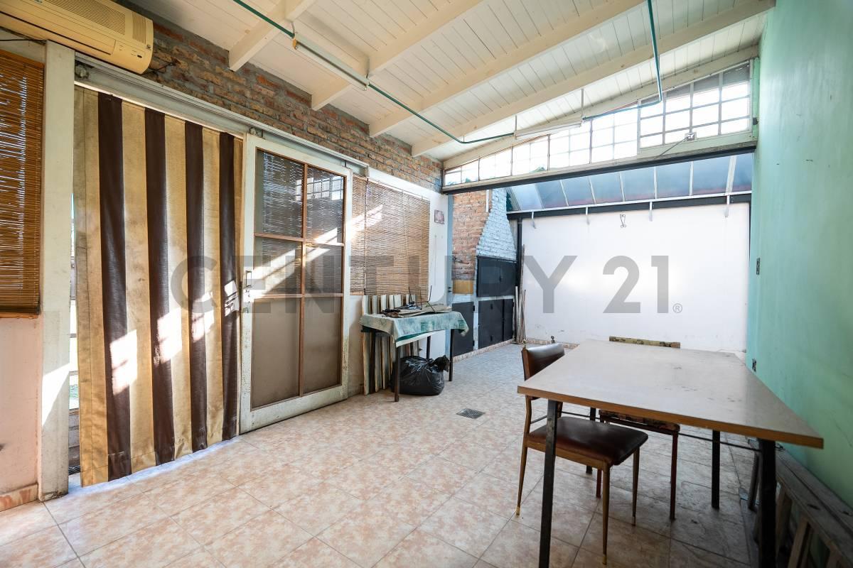 Foto de IDEAL INVERSORES !!!!Casa en venta de 2 dormitorios en La Plata, imagen 2