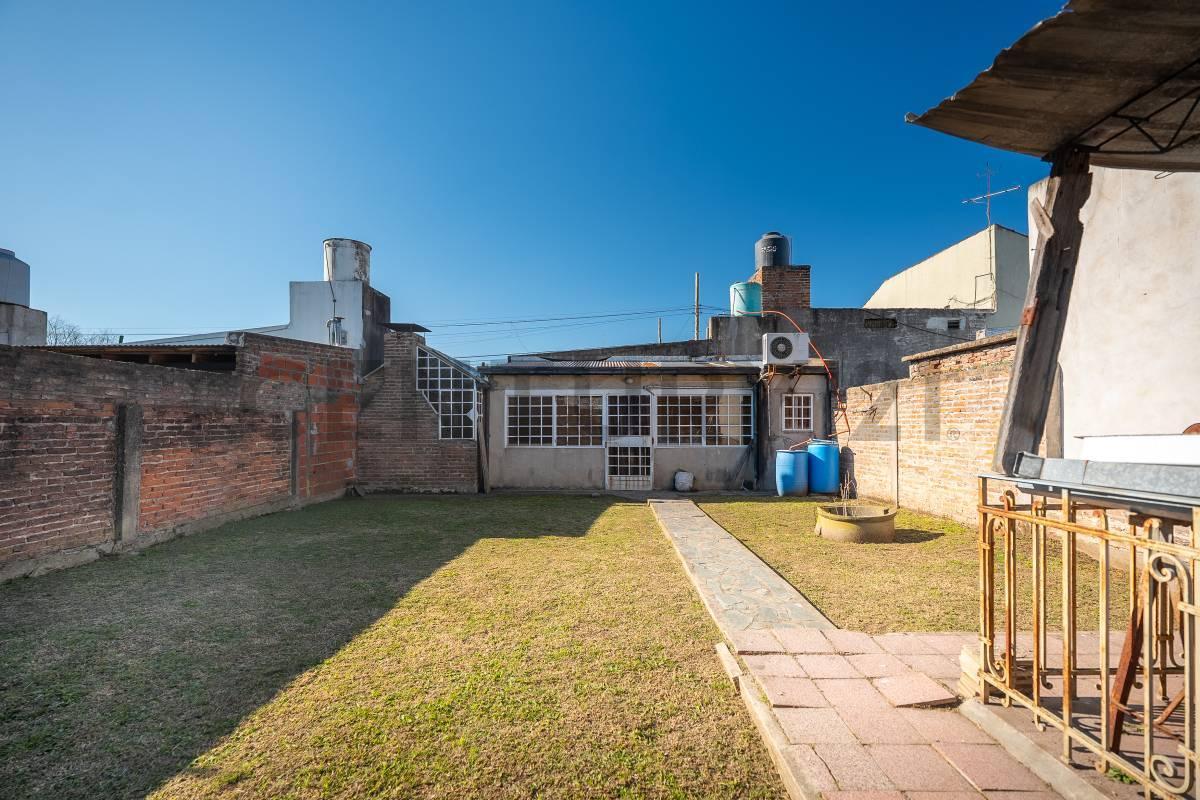 Foto de IDEAL INVERSORES !!!!Casa en venta de 2 dormitorios en La Plata, imagen 3