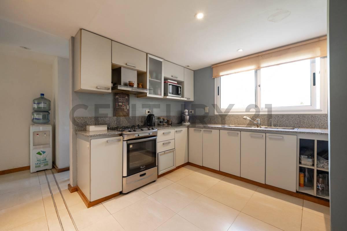 Foto de CASA EN VENTA VILLA ELISA. SOBRE 7 LOTES, 3800M2., imagen 4