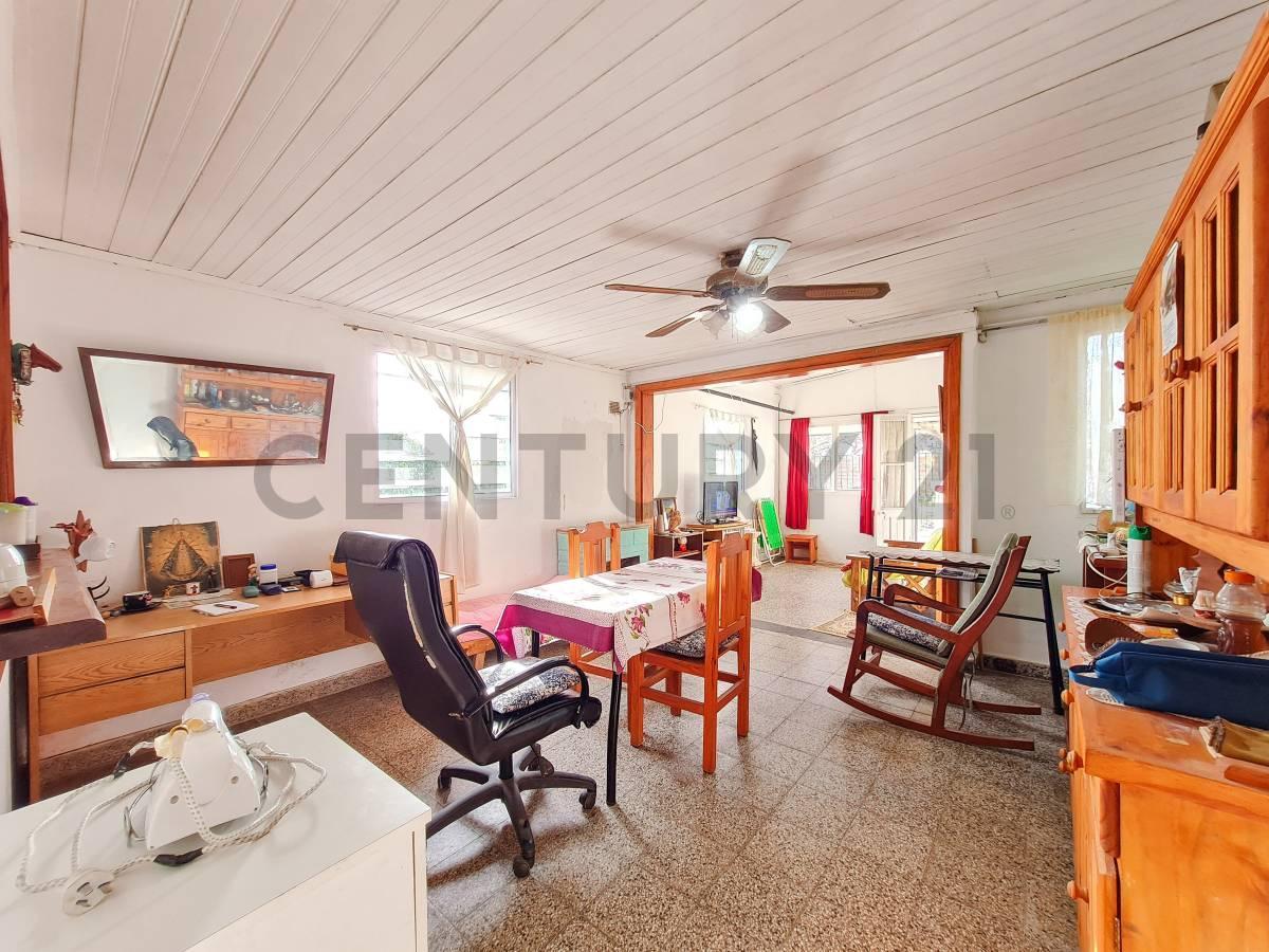 Foto de Casa a la venta de dos dormitorios en Berisso, imagen 2