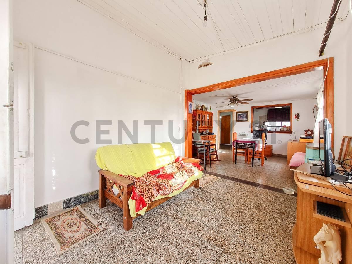 Foto de Casa a la venta de dos dormitorios en Berisso, imagen 1