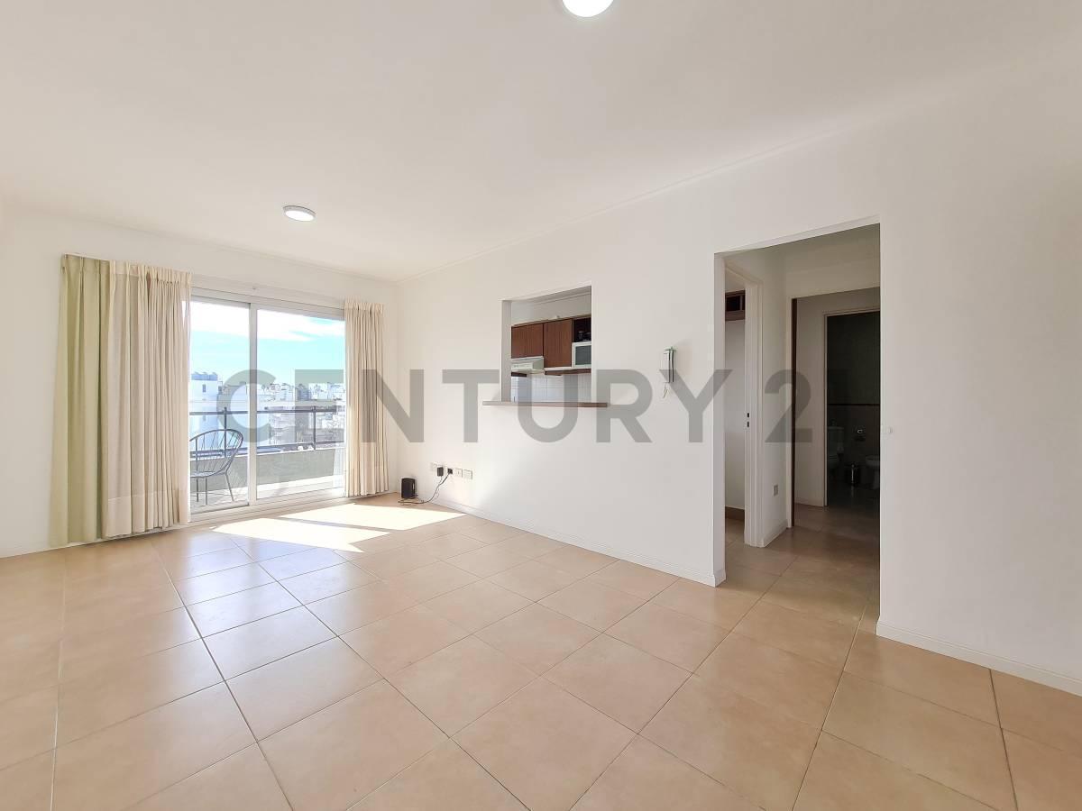 Foto de Departamento en venta de un dormitorio con cochera en La Plata, imagen 2